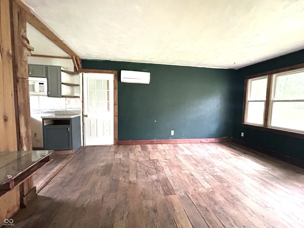 1720 E Lois Lane North Vernon, IN 47265