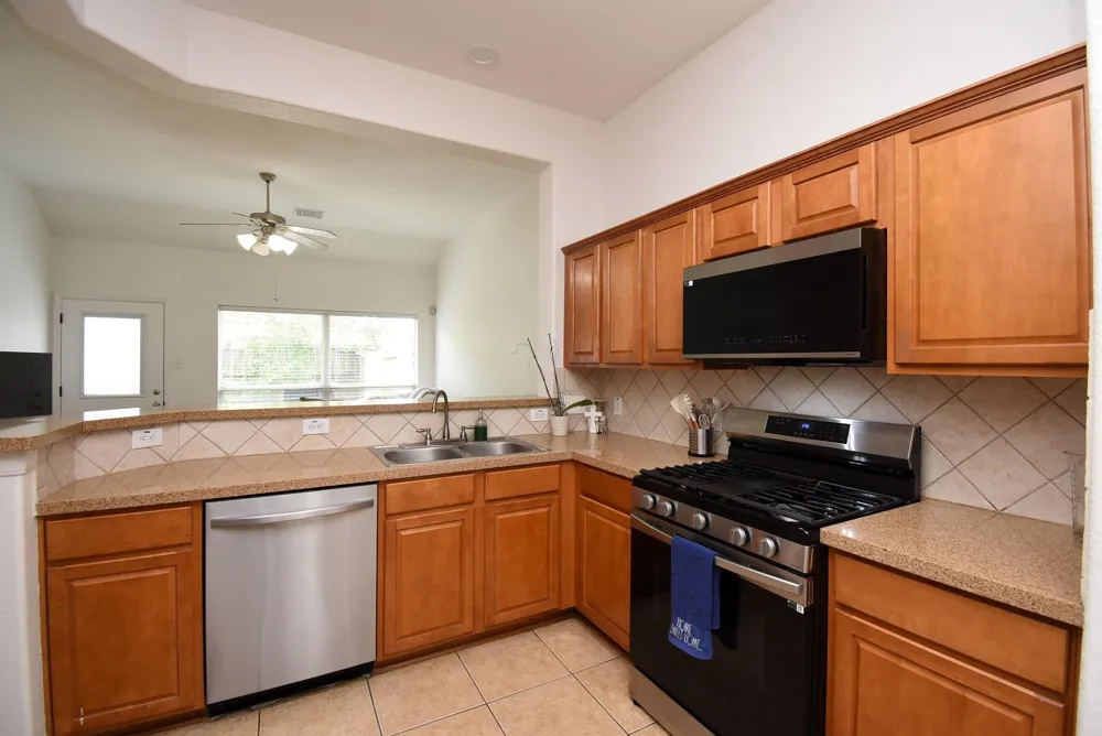 1734 Pepper Hill Lane Sugar Land, TX 77479