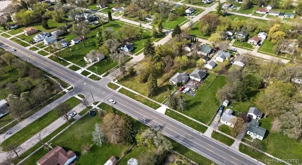 3261 Sheridan Avenue Saginaw City, MI 48601