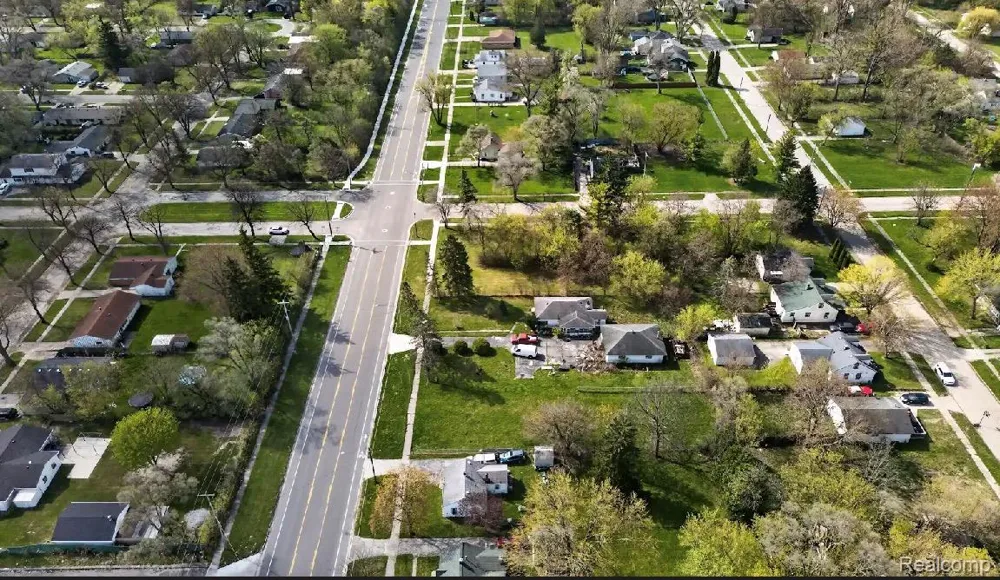 3261 Sheridan Avenue Saginaw City, MI 48601