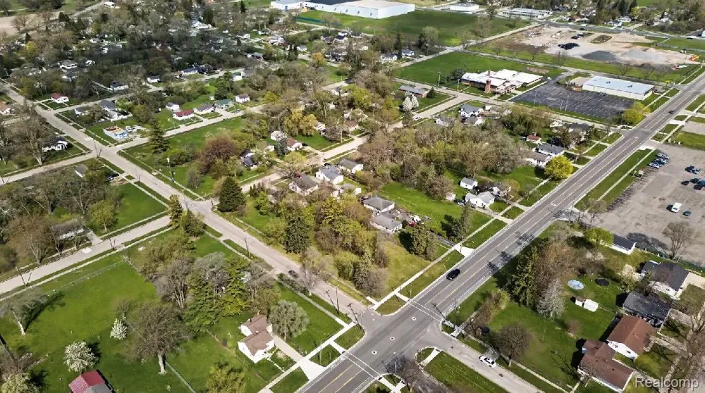 3261 Sheridan Avenue Saginaw City, MI 48601