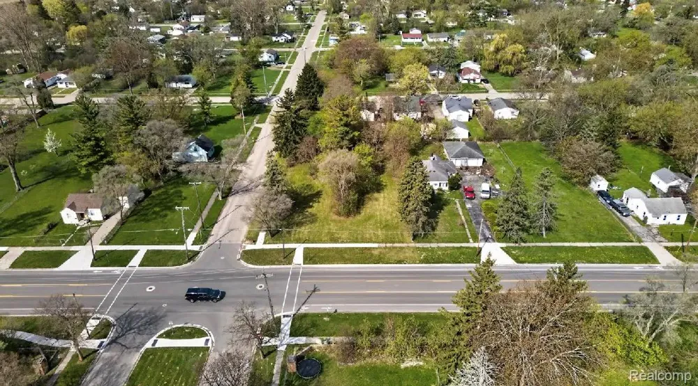 3261 Sheridan Avenue Saginaw City, MI 48601