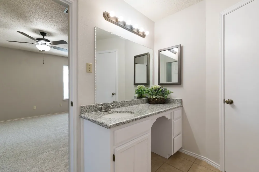 6612 Patsy Lane Watauga, TX 76148
