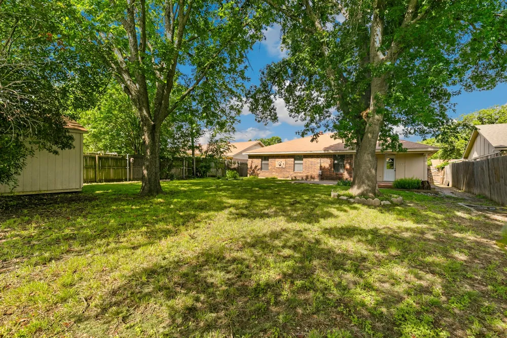 6612 Patsy Lane Watauga, TX 76148