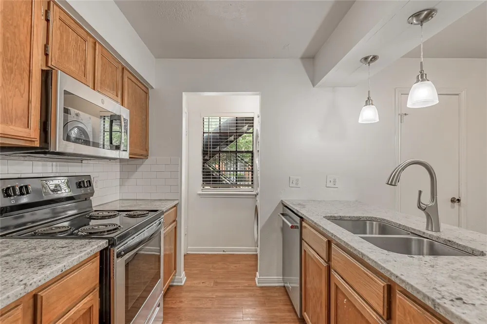 2402 Sycamore Avenue #E1 Huntsville, TX 77340