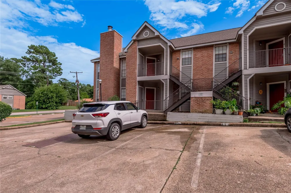 2402 Sycamore Avenue #E1 Huntsville, TX 77340