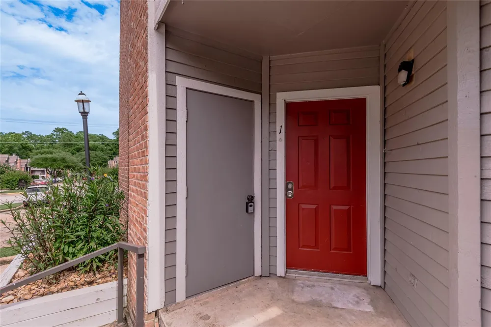 2402 Sycamore Avenue #E1 Huntsville, TX 77340