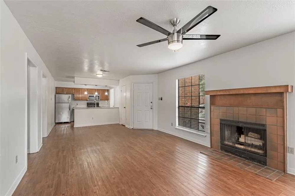 2402 Sycamore Avenue #E1 Huntsville, TX 77340