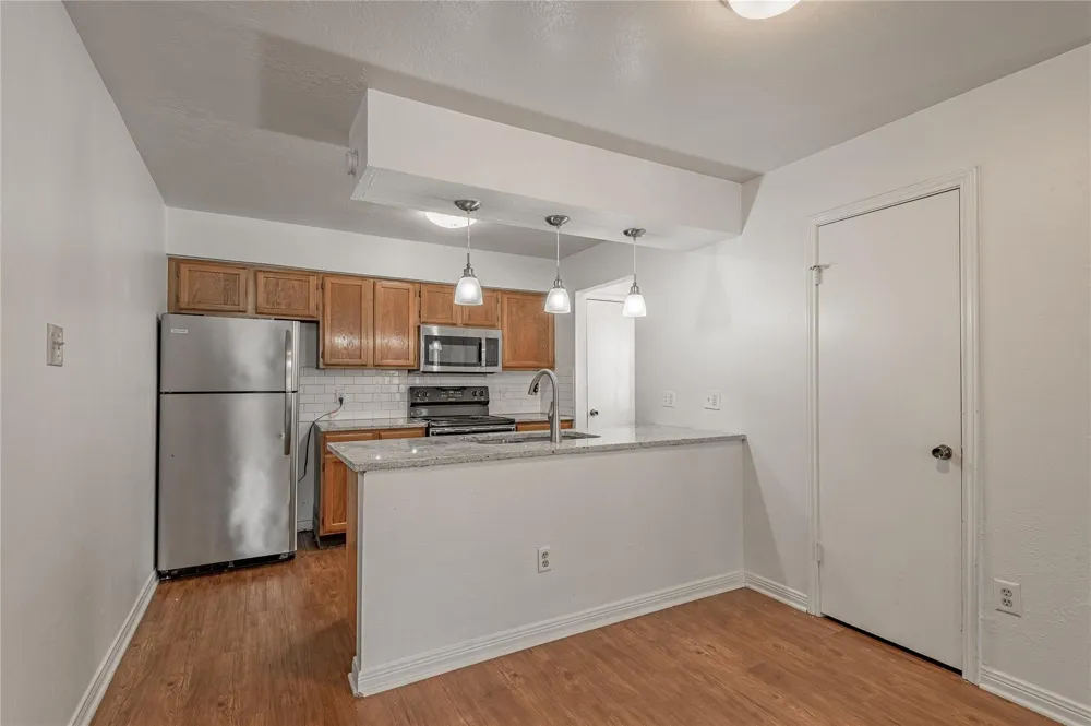 2402 Sycamore Avenue #E1 Huntsville, TX 77340