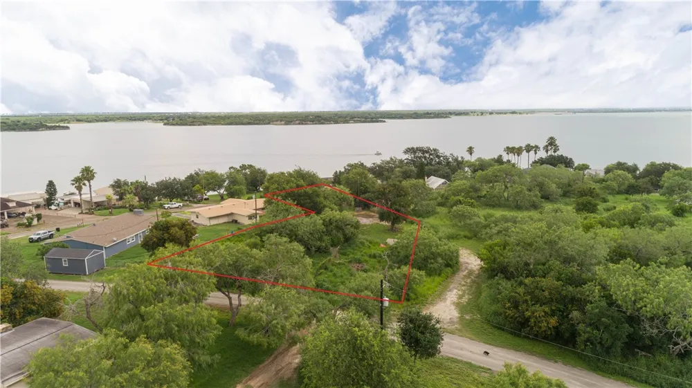 143 Trail Ridge Drive Sandia, TX 78383