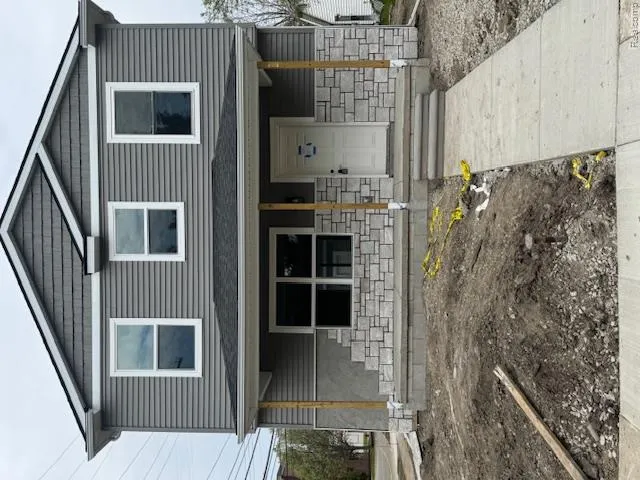 27305 Groveland Street Madison Heights City, MI 48071