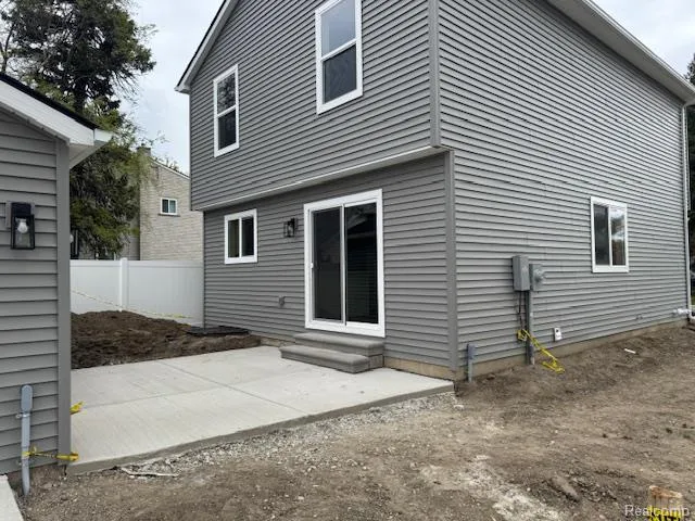 27305 Groveland Street Madison Heights City, MI 48071