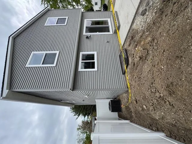 27305 Groveland Street Madison Heights City, MI 48071