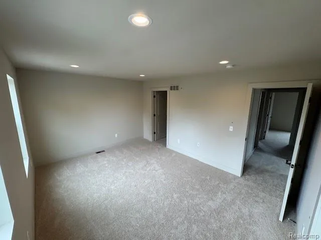 27305 Groveland Street Madison Heights City, MI 48071