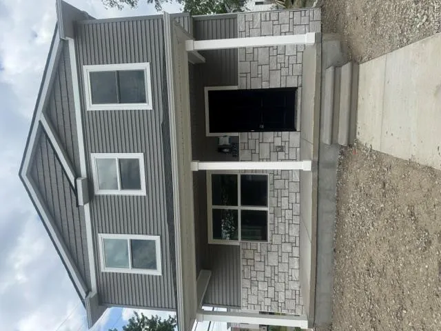 27305 Groveland Street Madison Heights City, MI 48071