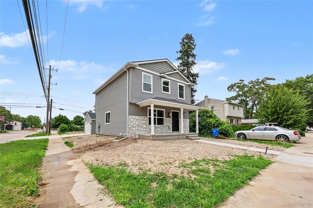 27305 Groveland Street Madison Heights City, MI 48071