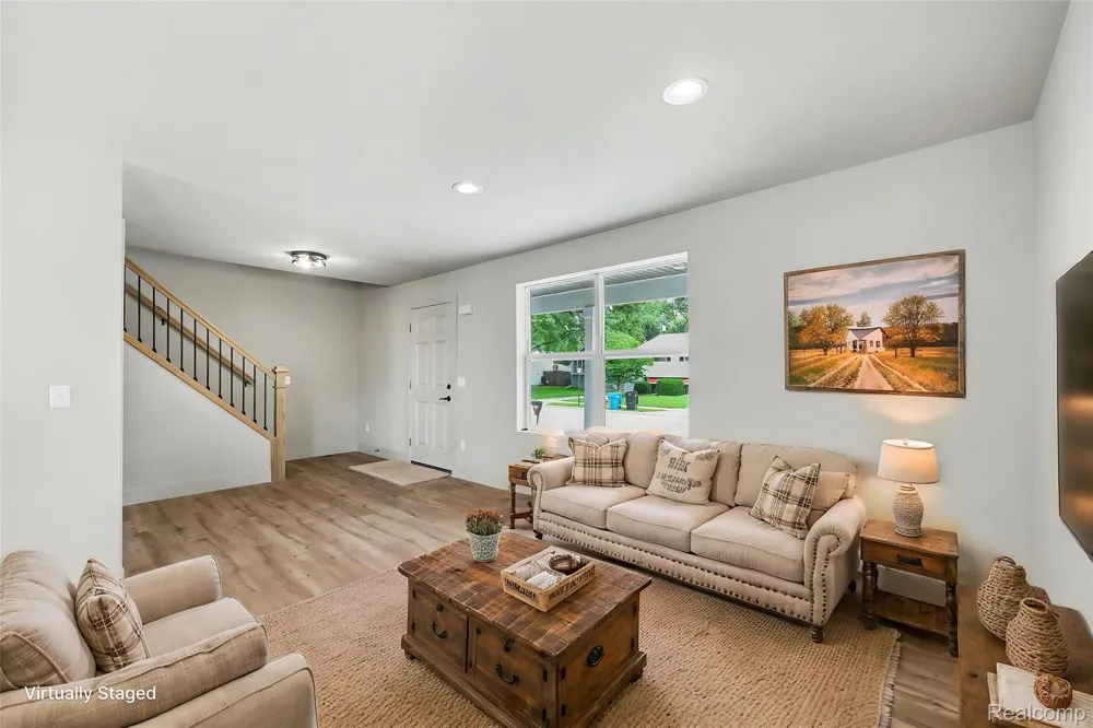 27305 Groveland Street Madison Heights City, MI 48071