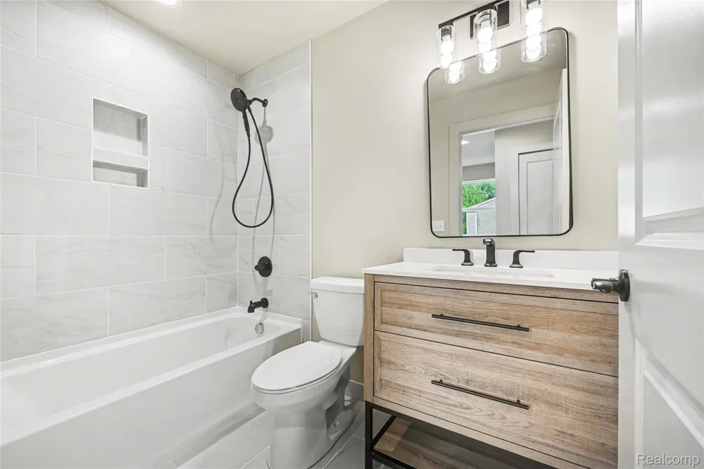 27305 Groveland Street Madison Heights City, MI 48071