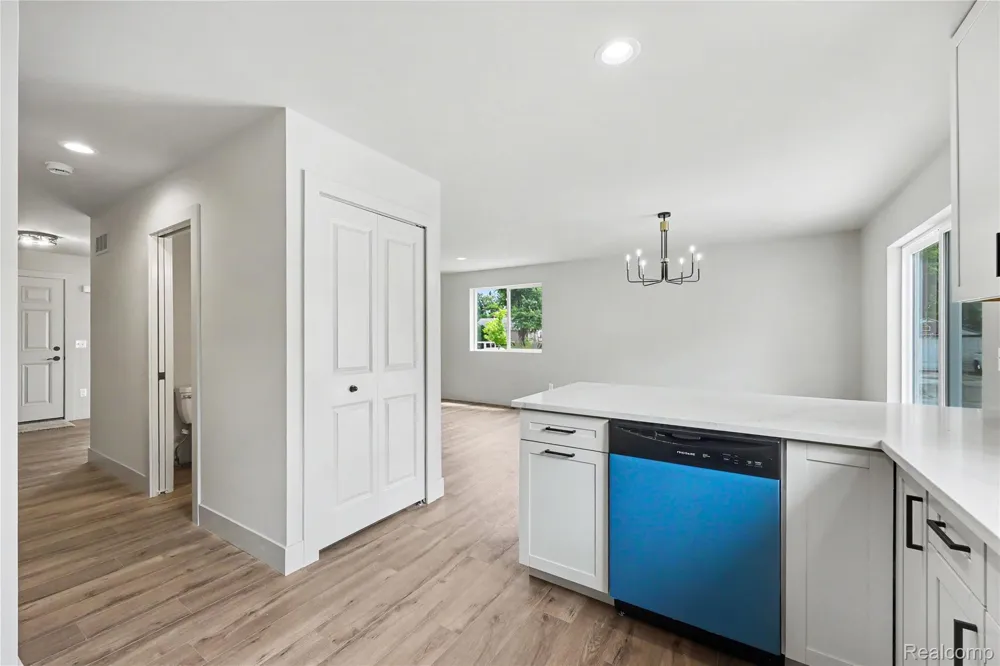 27305 Groveland Street Madison Heights City, MI 48071
