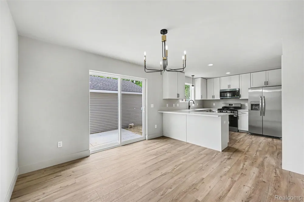 27305 Groveland Street Madison Heights City, MI 48071