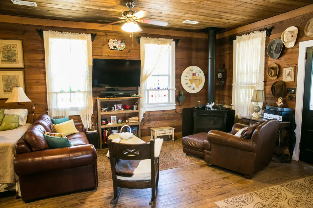 12400 E Texas Street Burton, TX 77835