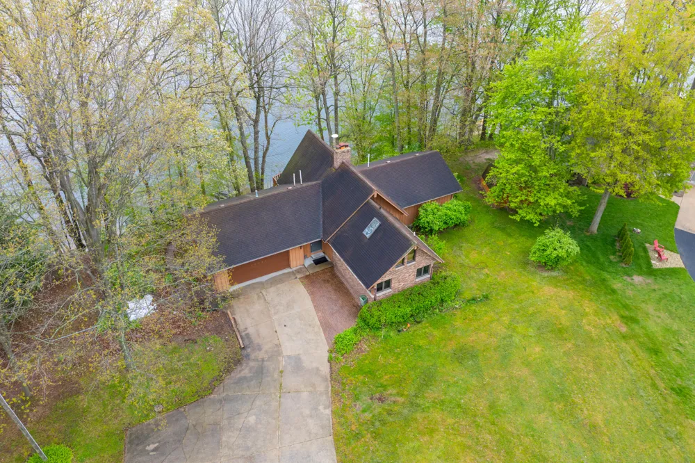 28323 Northern Bluff Drive Gobles, MI 49055