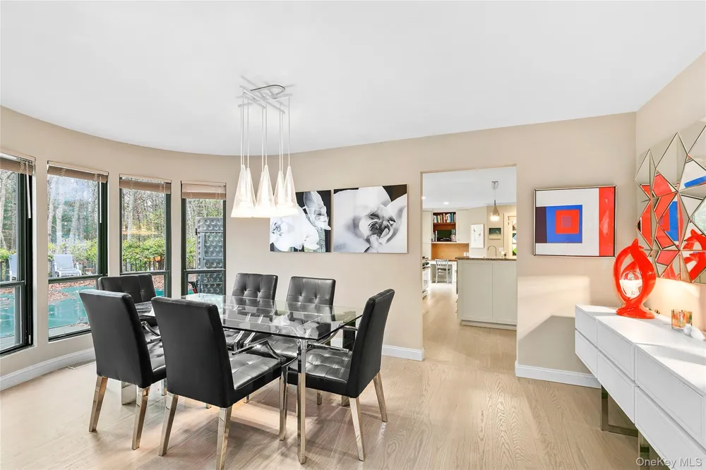 6 Wagon Lane East Hampton, NY 11937