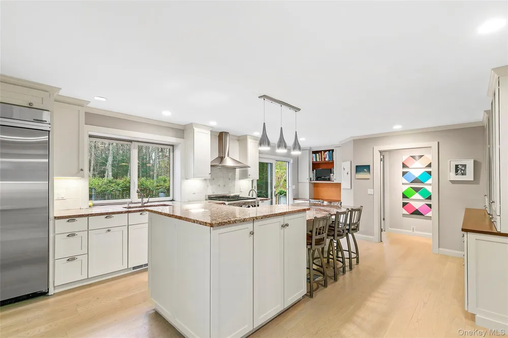 6 Wagon Lane East Hampton, NY 11937
