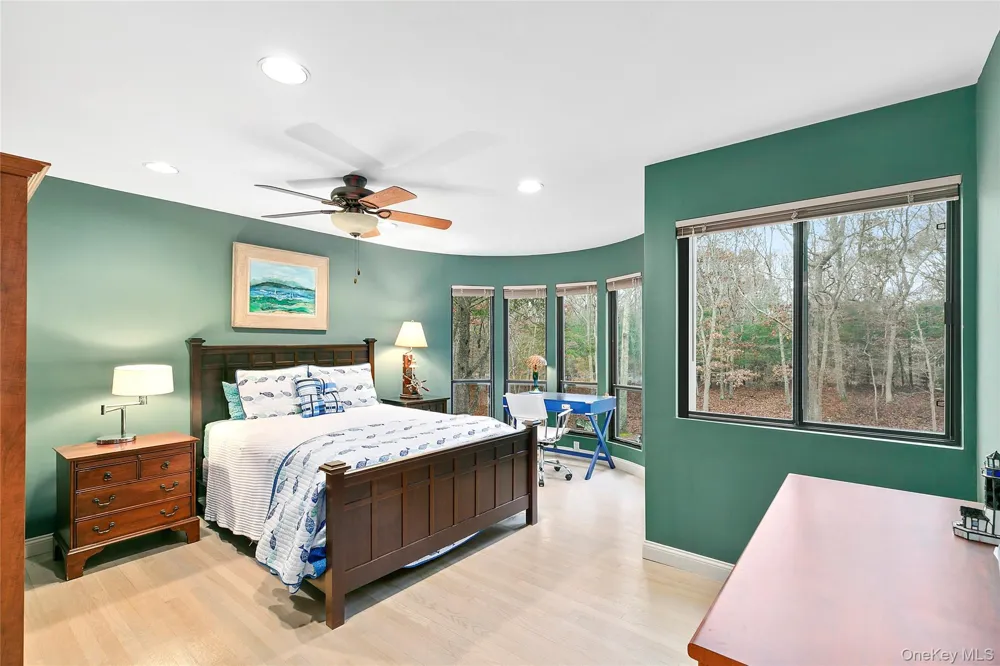 6 Wagon Lane East Hampton, NY 11937