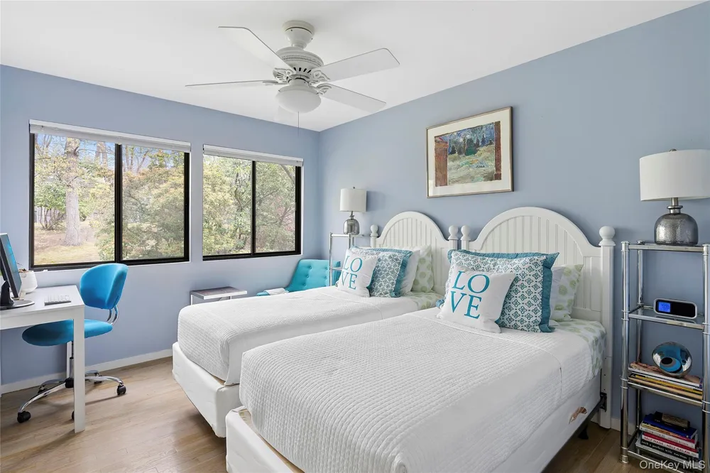 6 Wagon Lane East Hampton, NY 11937