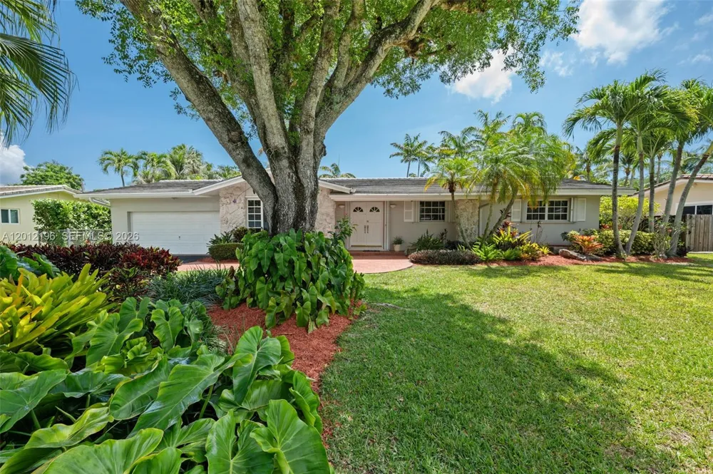 15705 SW 77th Ave Palmetto Bay, FL 33157