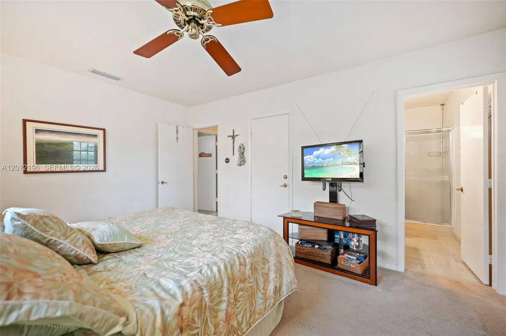 15705 SW 77th Ave Palmetto Bay, FL 33157