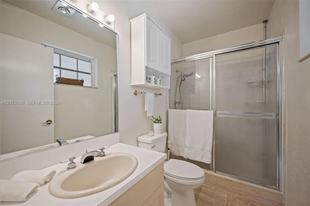 15705 SW 77th Ave Palmetto Bay, FL 33157