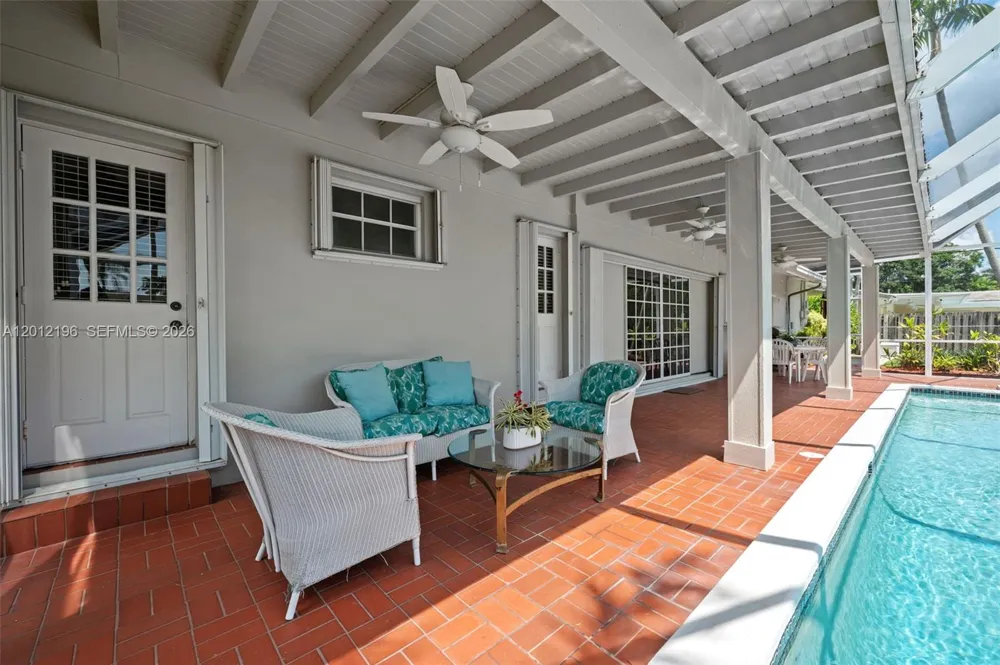 15705 SW 77th Ave Palmetto Bay, FL 33157