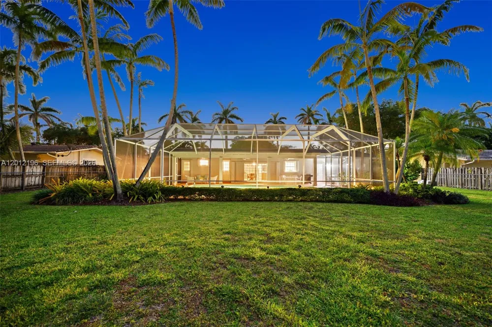 15705 SW 77th Ave Palmetto Bay, FL 33157
