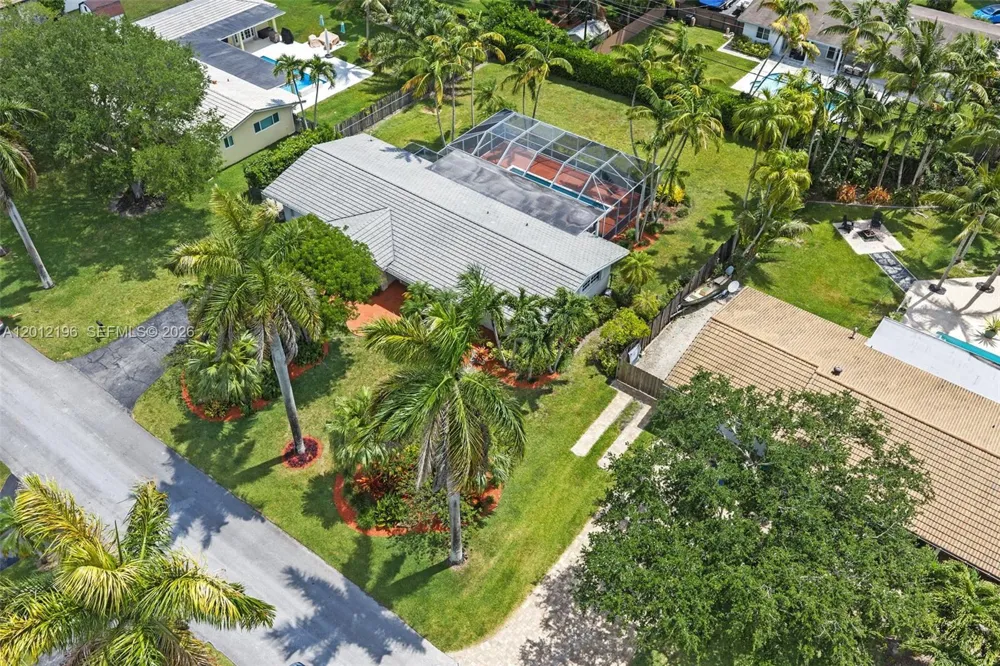 15705 SW 77th Ave Palmetto Bay, FL 33157