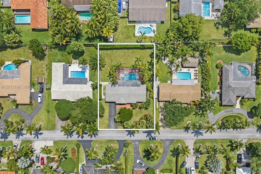15705 SW 77th Ave Palmetto Bay, FL 33157