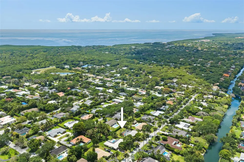 15705 SW 77th Ave Palmetto Bay, FL 33157