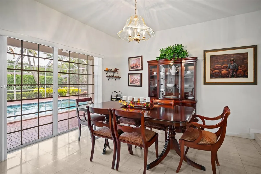 15705 SW 77th Ave Palmetto Bay, FL 33157