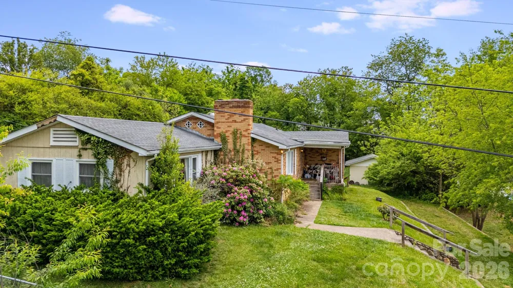 48 Ellen Avenue Canton, NC 28716