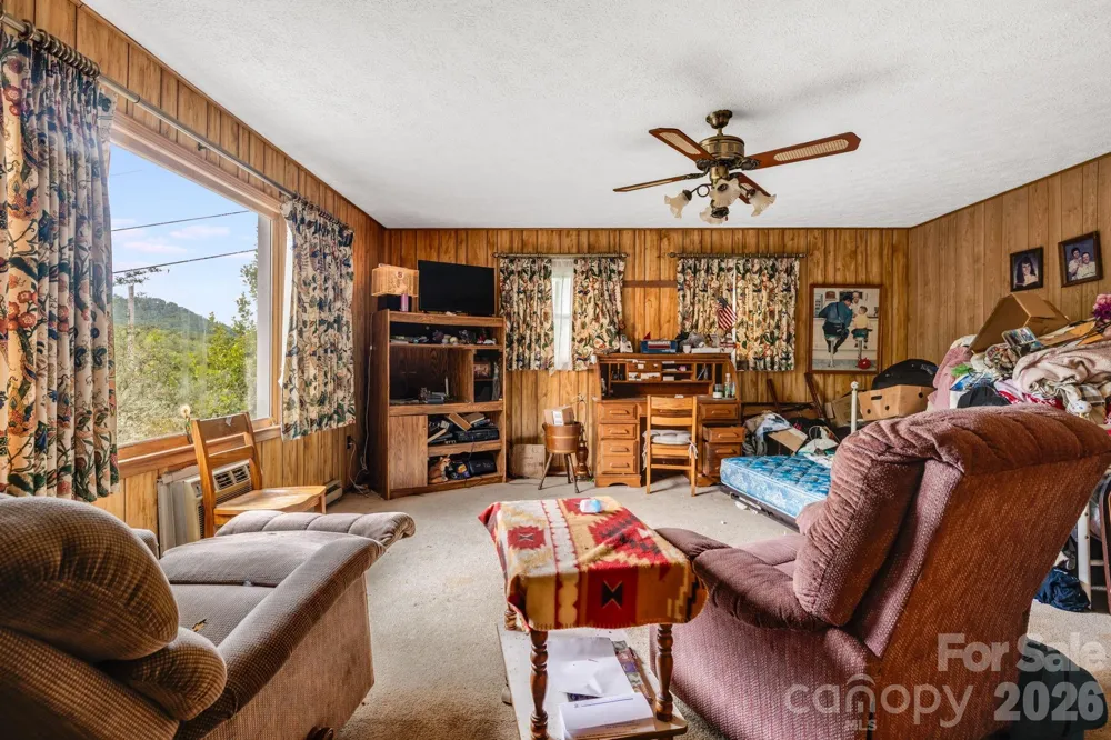 48 Ellen Avenue Canton, NC 28716