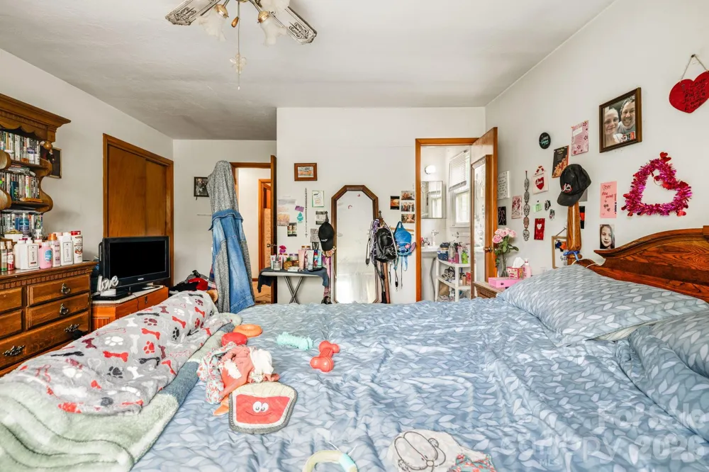 48 Ellen Avenue Canton, NC 28716