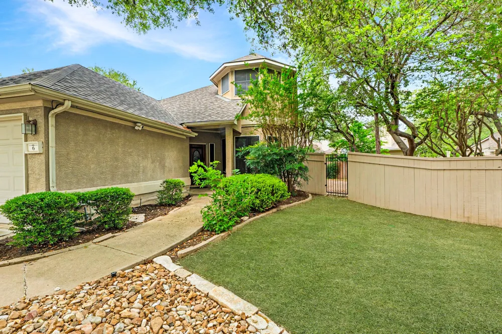 6 Muirfield Greens Cove Lakeway, TX 78738