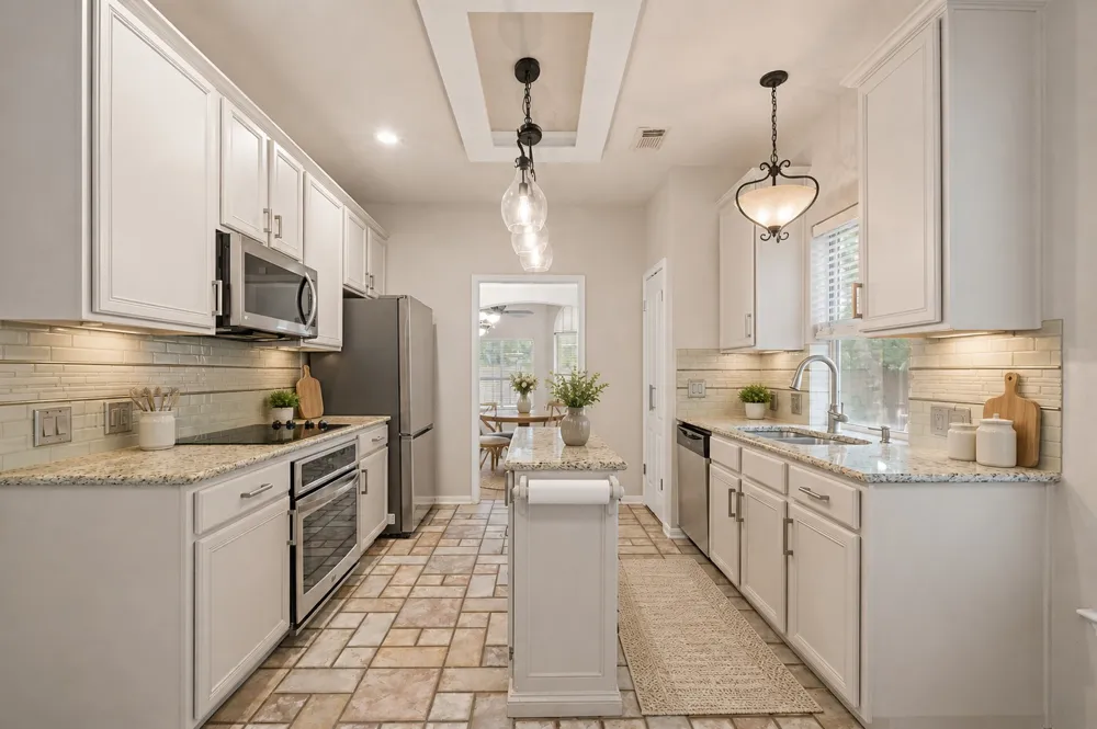 6 Muirfield Greens Cove Lakeway, TX 78738