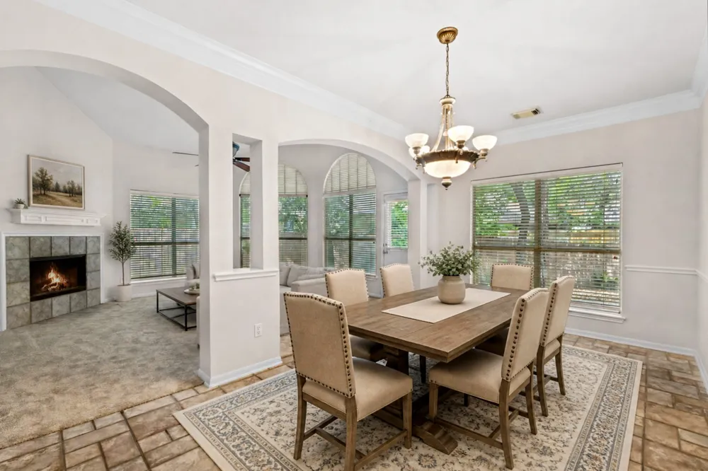 6 Muirfield Greens Cove Lakeway, TX 78738