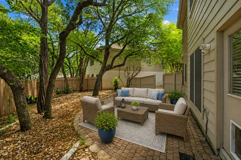6 Muirfield Greens Cove Lakeway, TX 78738