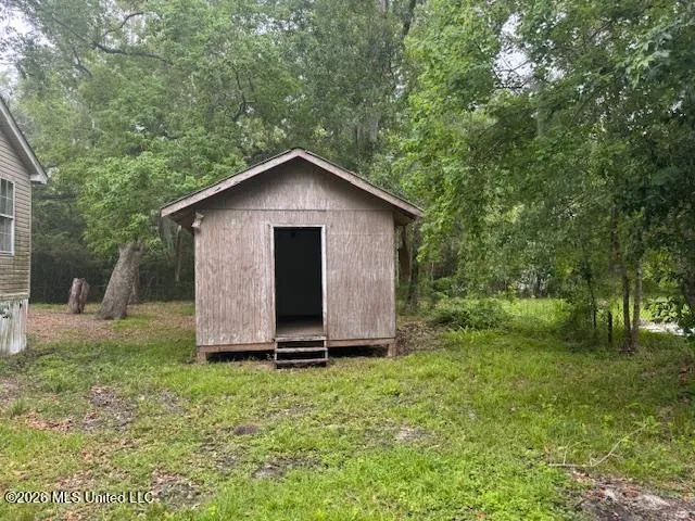 16034 Apia Road Pearlington, MS 39572