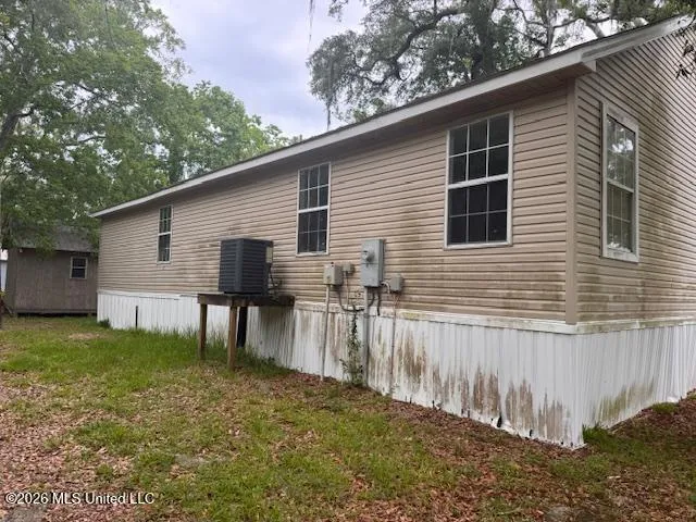 16034 Apia Road Pearlington, MS 39572