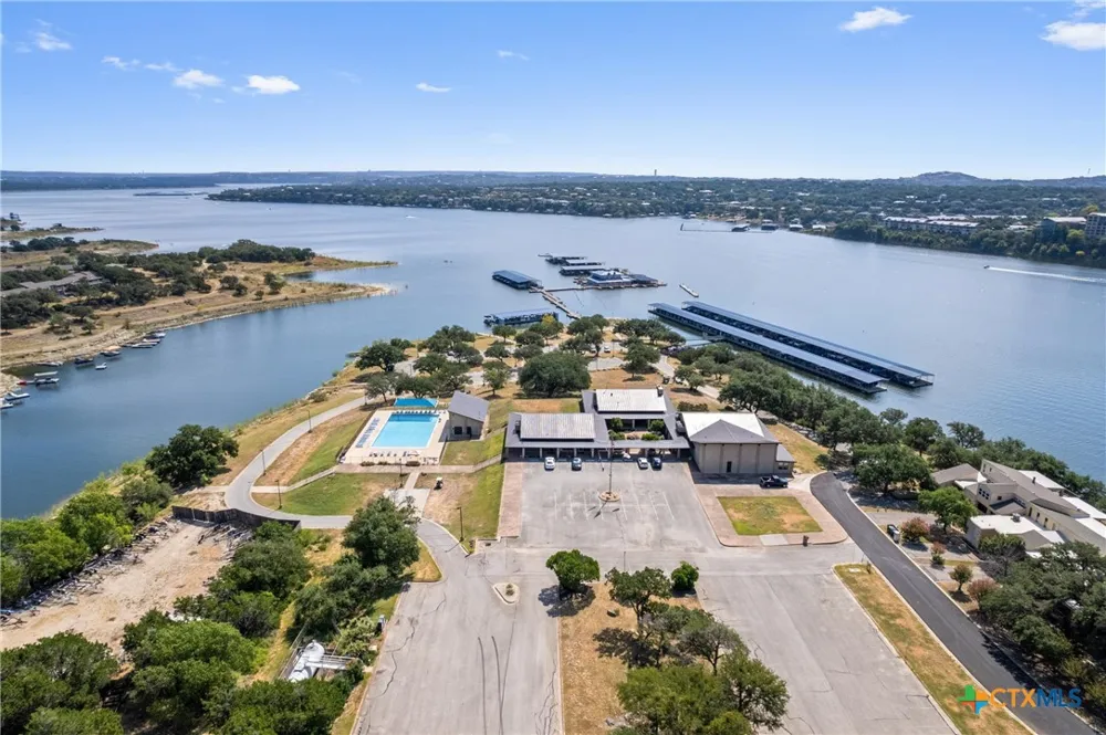 418 S Venture Boulevard Point Venture, TX 78645