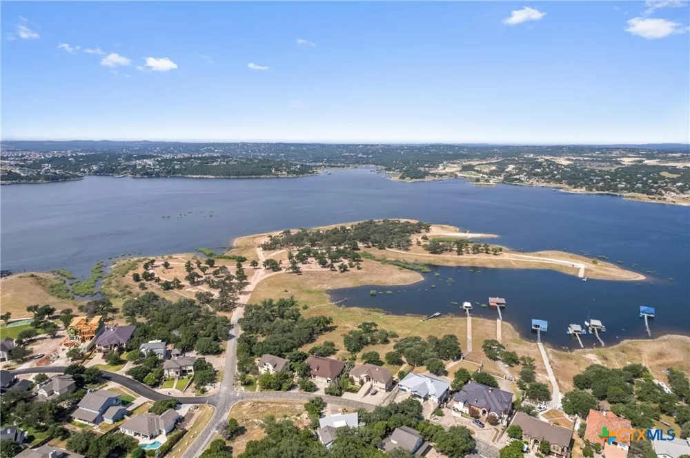 418 S Venture Boulevard Point Venture, TX 78645